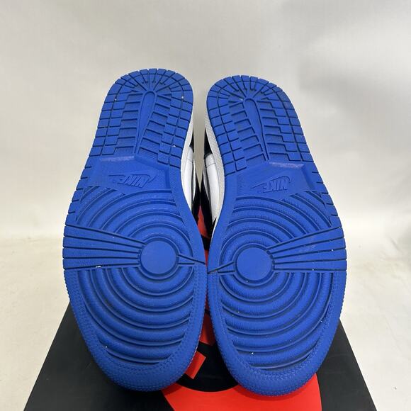 Athletic_Shoes